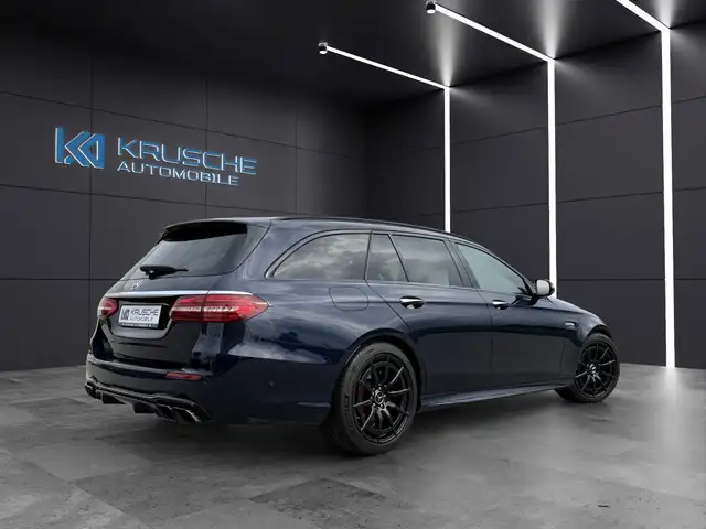 Mercedes-Benz E-Class view 5