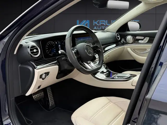 Mercedes-Benz E-Class view 12