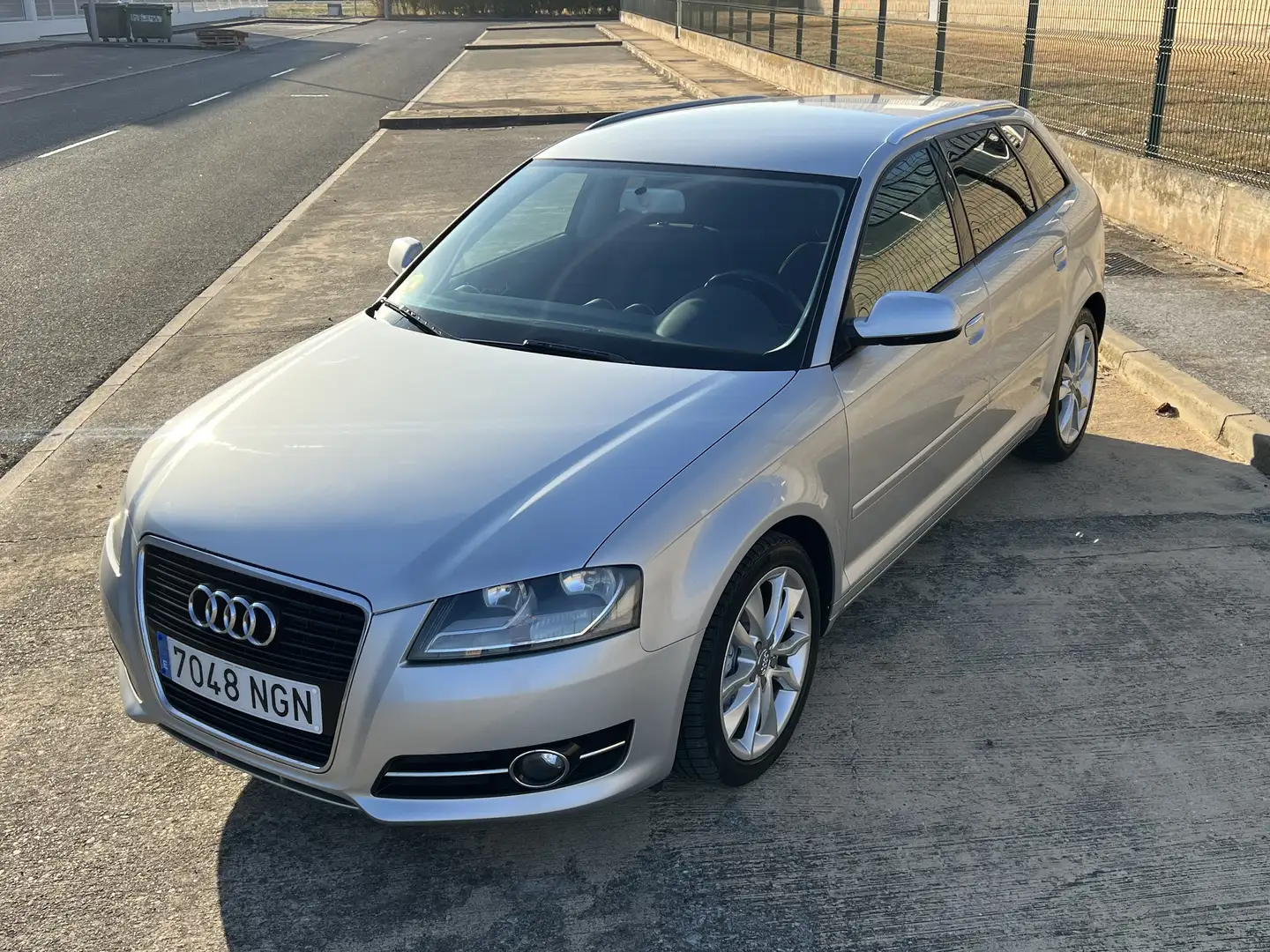 Audi A3 Sportback 2.0TDI Ambition - 2