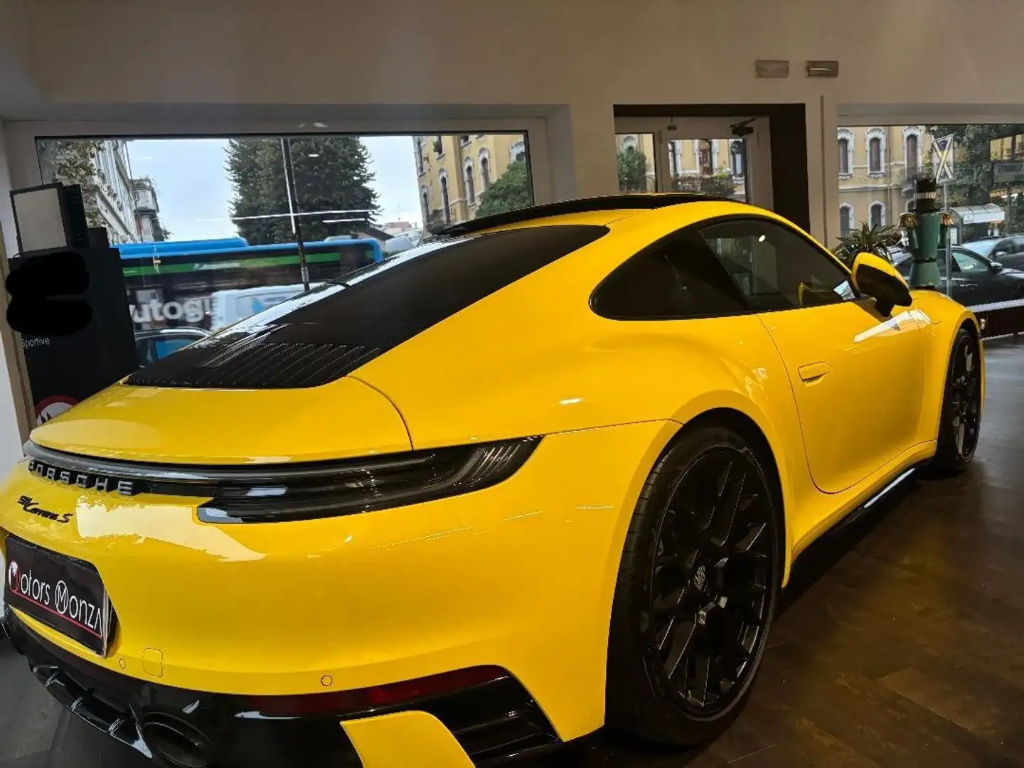 Porsche 911 992 Carrera S Coupe' 3.0  tetto pan- sportdesign Gelb - 1