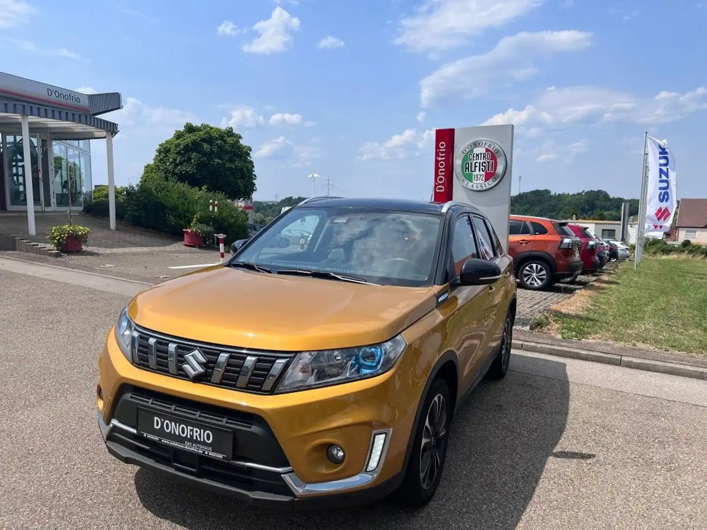 Suzuki Vitara 1.4 Boosterjet Allgrip Aut. Comfort+ Jaune - 1
