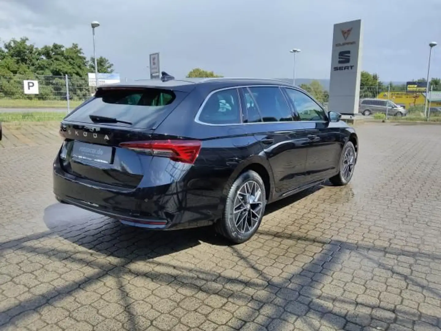 Skoda Octavia OCTAVIA COMBI 1.5 TSI MHEV BUSINESS+ DSG BHZ FS Schwarz - 2