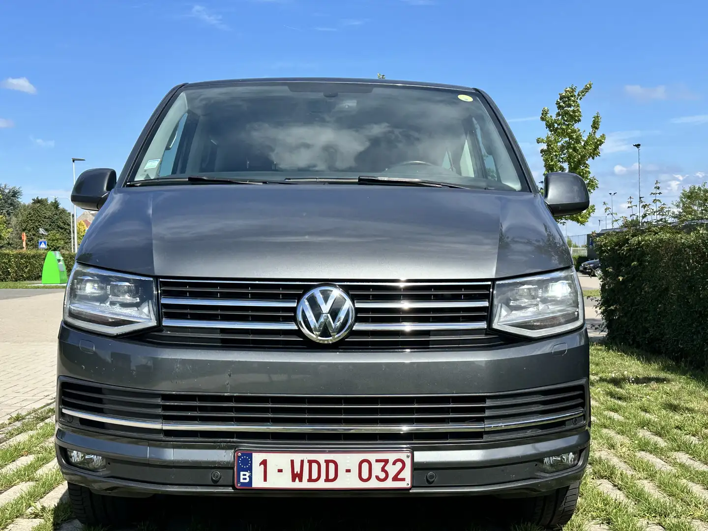 Volkswagen T6 Caravelle DSG Lang Highline Gris - 1