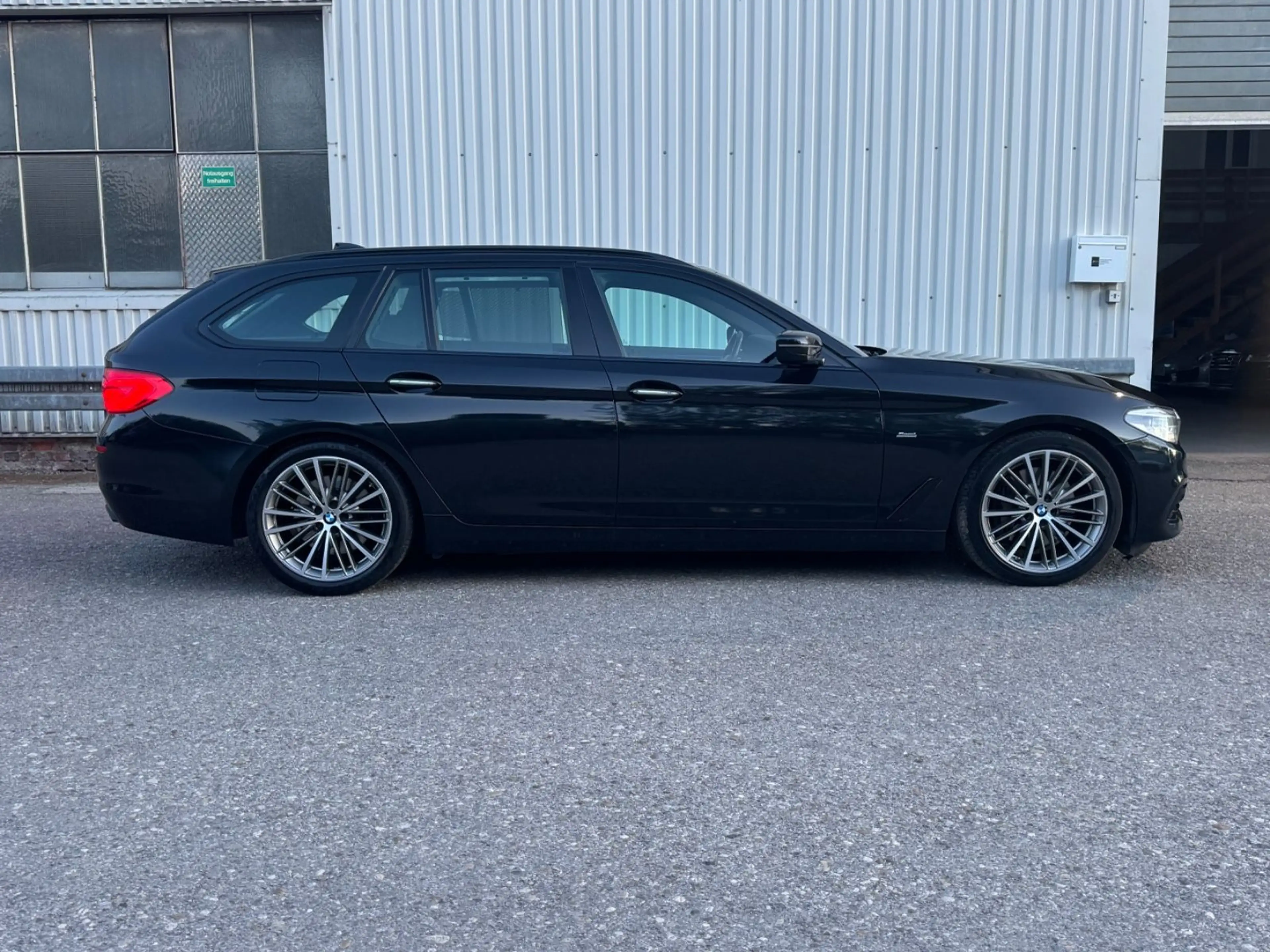 BMW 540 d*Touring*xDrive*Sport Line* Head Up*AHK* — photo 25