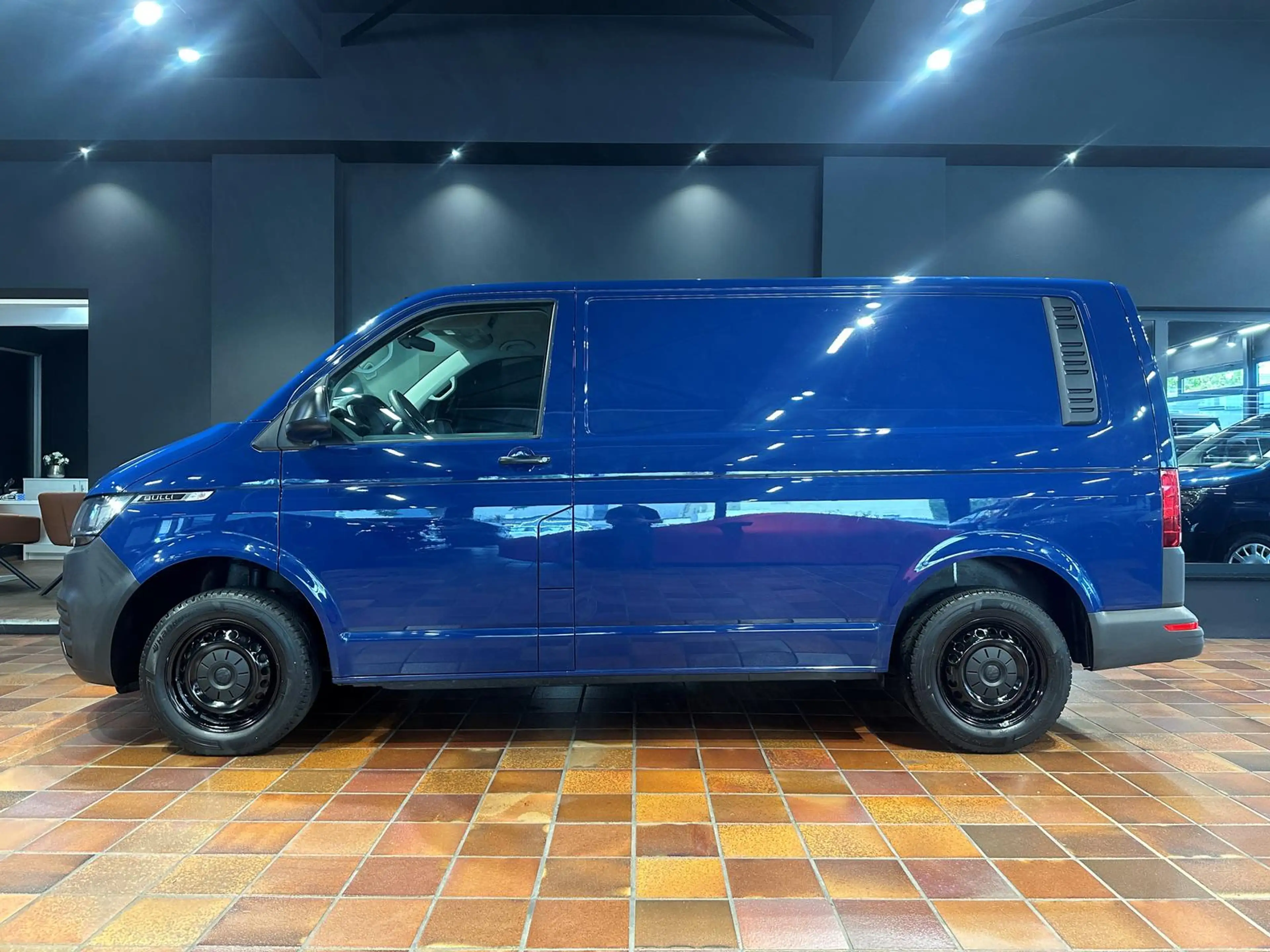 Volkswagen T6.1 Transporter T6.1 DSG KURZ KLIMA STANDHEIZUNG TEMPOMAT SHZ AHK- — photo 4