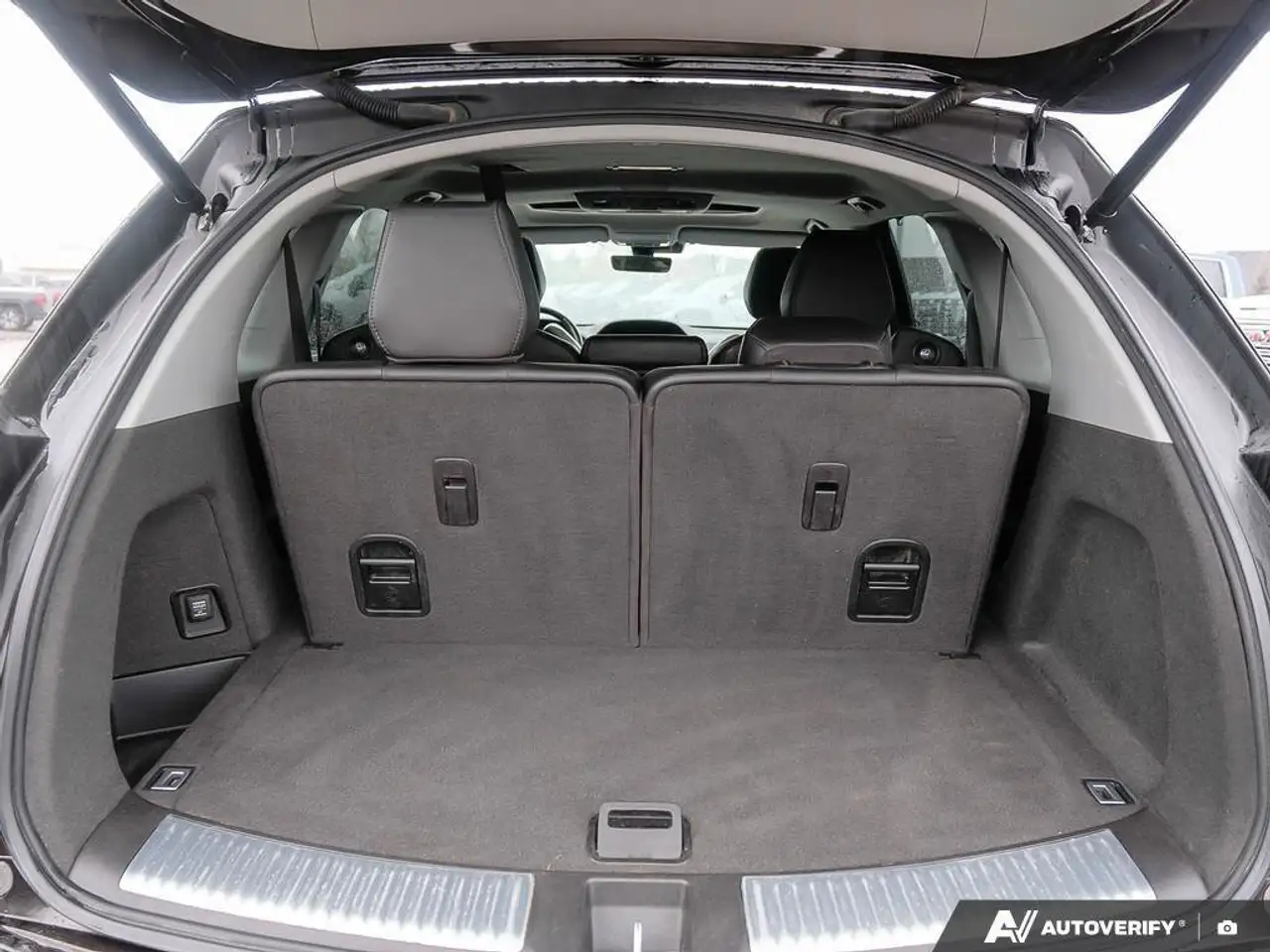 Acura MDX снимка Acura MDX