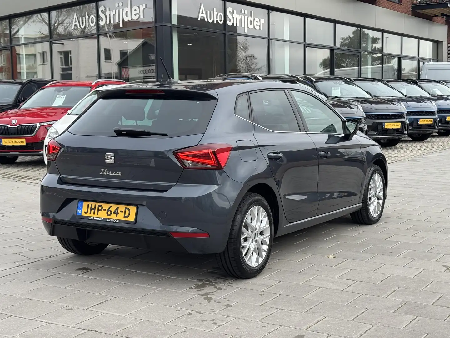 SEAT Ibiza 1.0TSI Xcellence 115pk | Xenon | Camera | PDC | Ap Grijs - 2