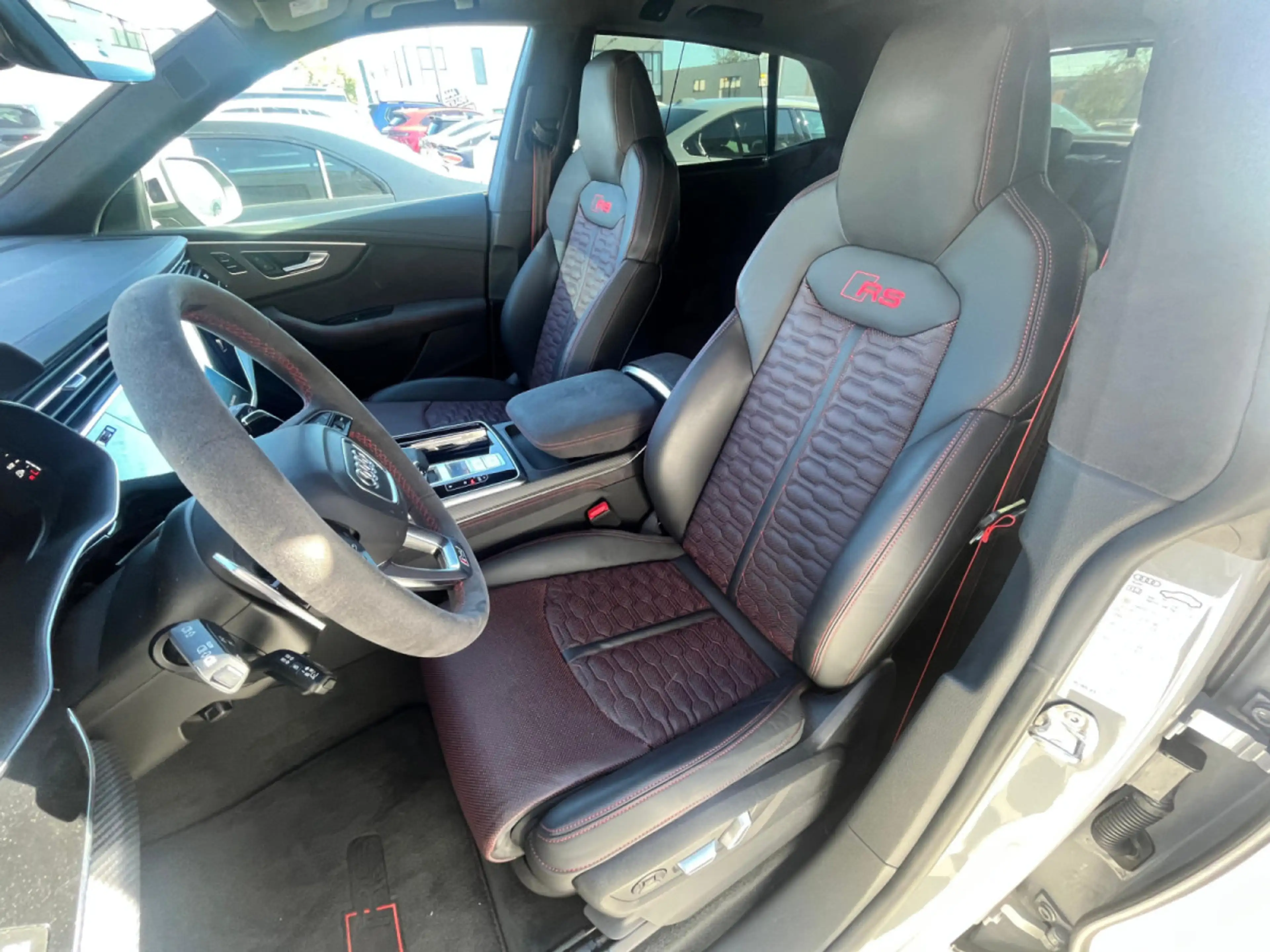 Audi RS Q8 4.0 TFSI PERFORMANCE/KERAMIK//PANO/23/RS DY+/HUD*V — photo 4