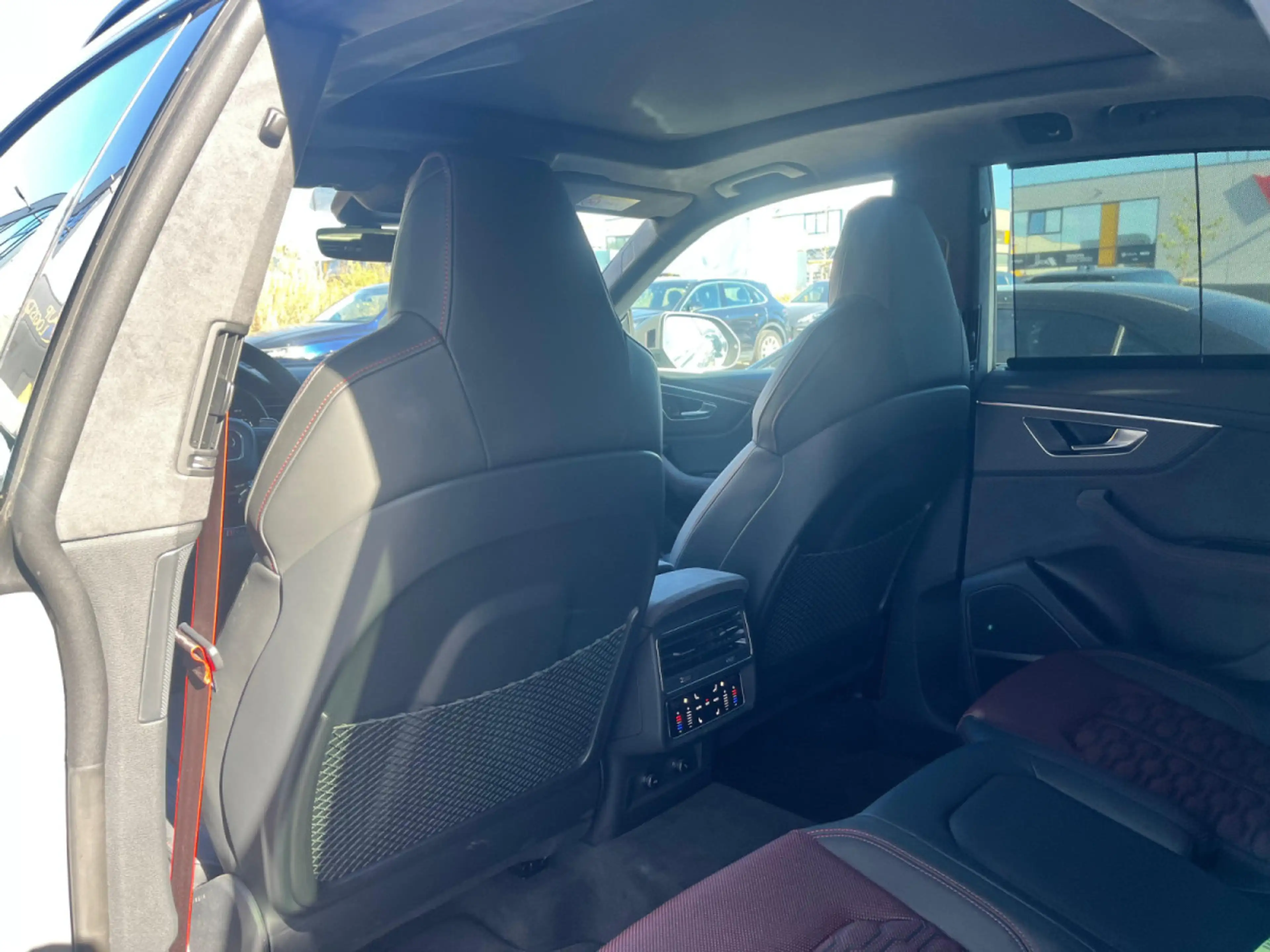 Audi RS Q8 4.0 TFSI PERFORMANCE/KERAMIK//PANO/23/RS DY+/HUD*V — photo 9