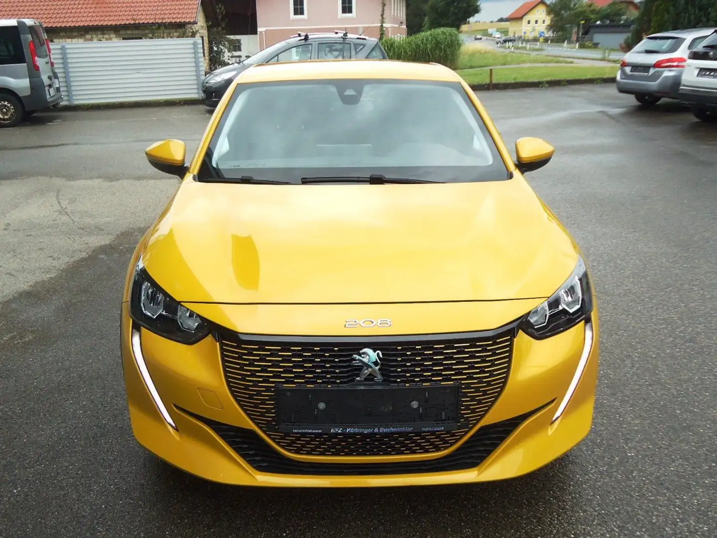 Peugeot 208 e-208 50kWh Allure Gold - 2