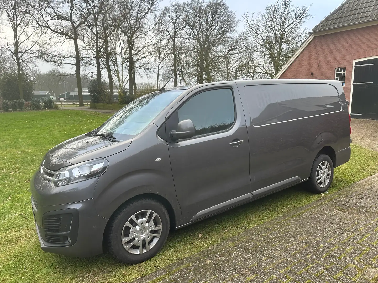 Citroen Jumpy Jumpy 2.0 BlueHDI150BuS LANG + extra opties 3 pers Grijs - 1