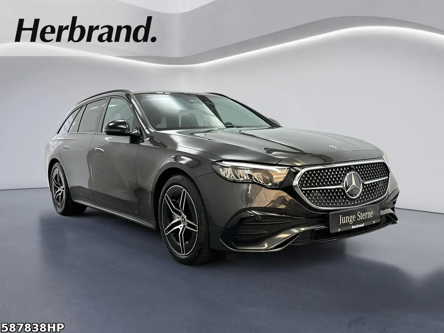 Mercedes-Benz E 300 T AMG Night DISTRONIC Anhängerkupplung Gris - 2