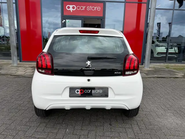 Peugeot 108 view 5