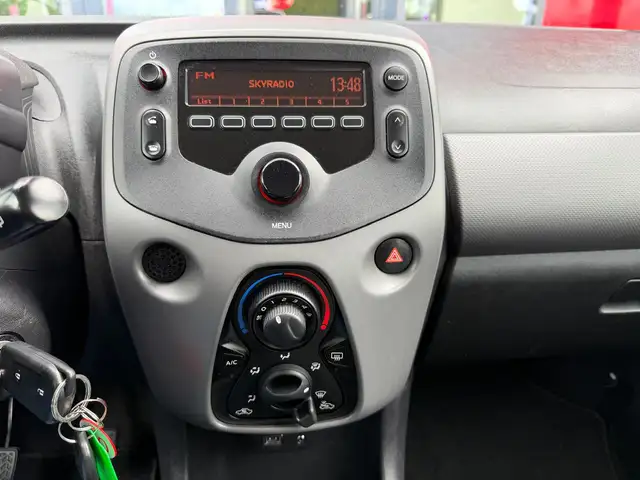 Peugeot 108 view 14