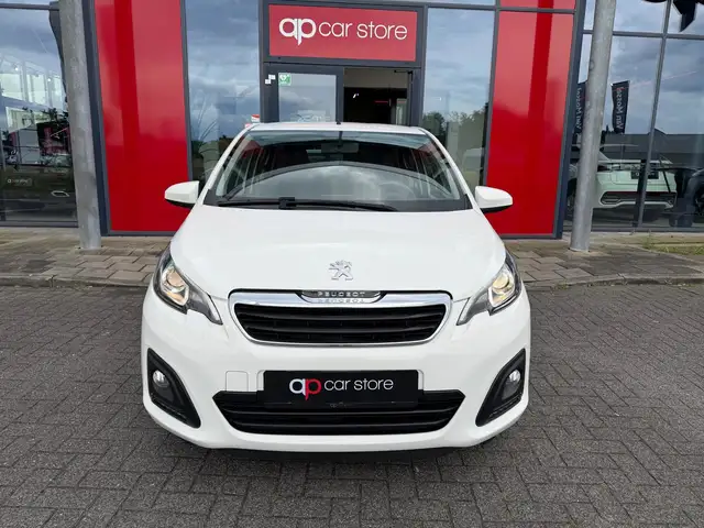 Peugeot 108 view 2