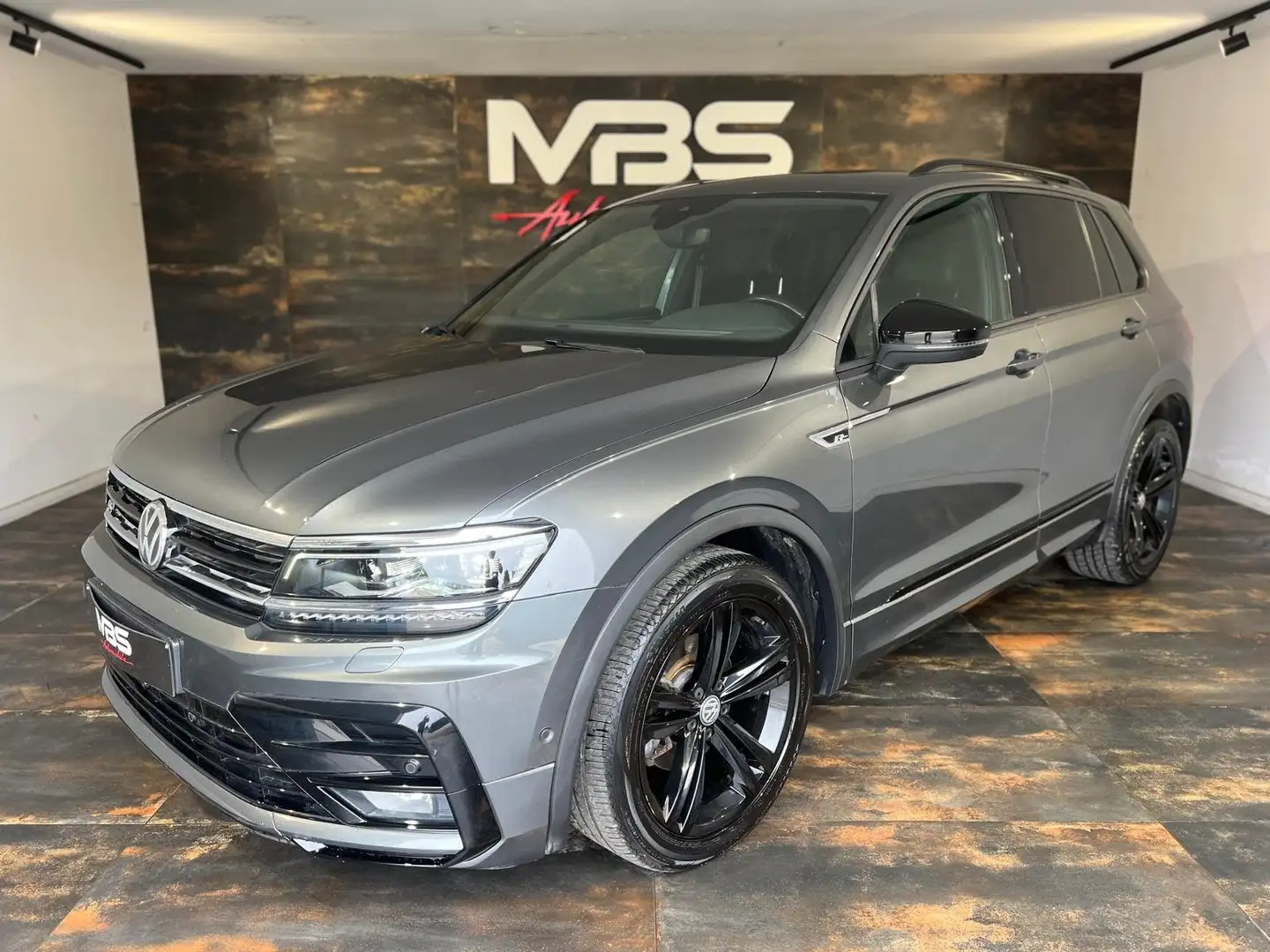 Volkswagen Tiguan 2.0TDI *R-LINE *AUTO *PANO *CAMERA *1ER MAIN *LED Grigio - 2