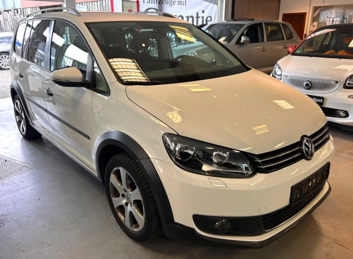 Volkswagen Touran CrossTouran 2.0TDI Navi-PDC-SH Weiß - 1