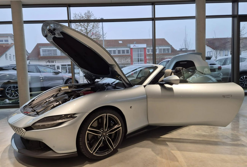 Ferrari Roma Spider Atelier — photo 2