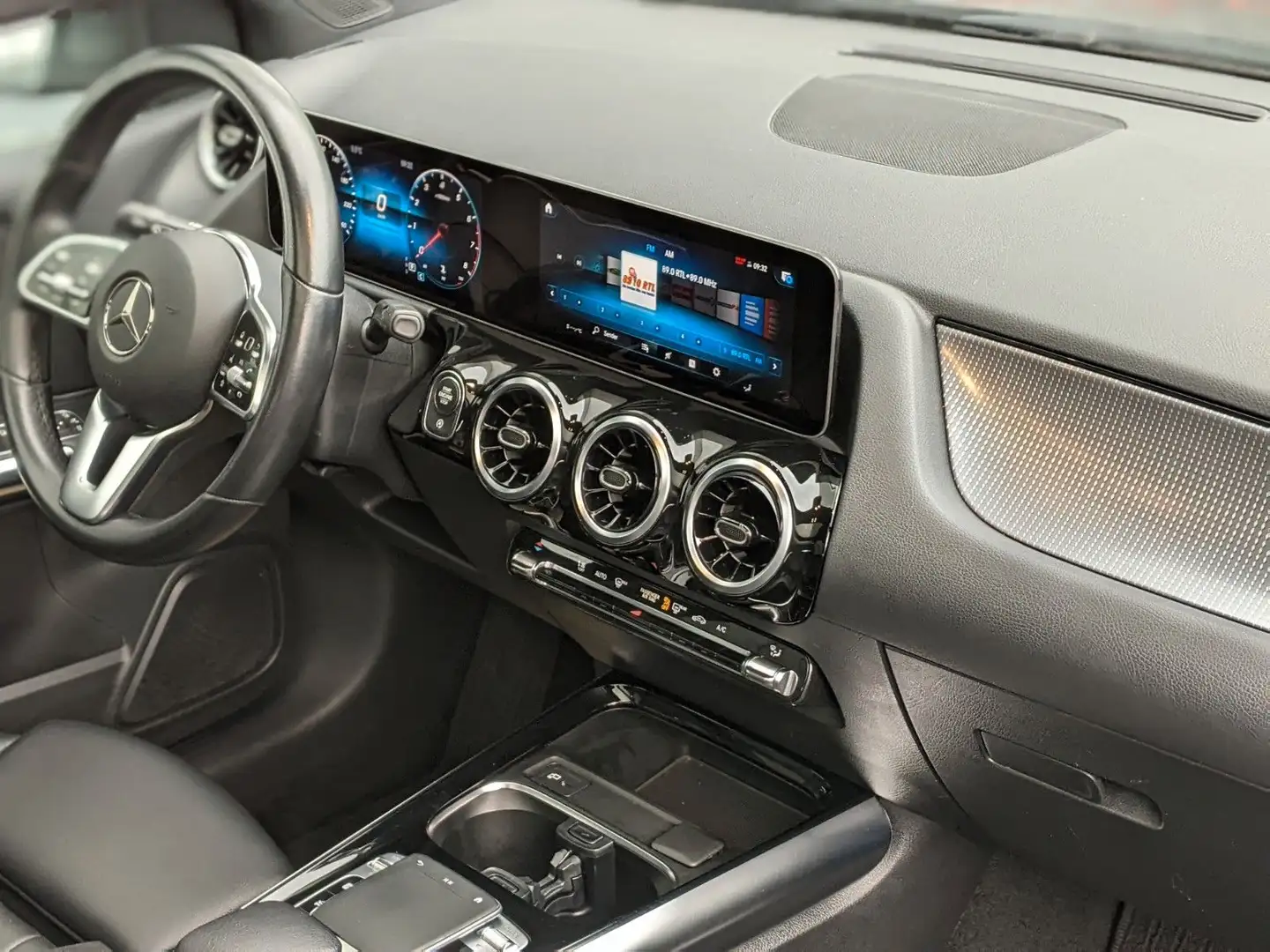 Mercedes-Benz B 180 |Premium Navi|Panorama|Widescreen Grau - 1