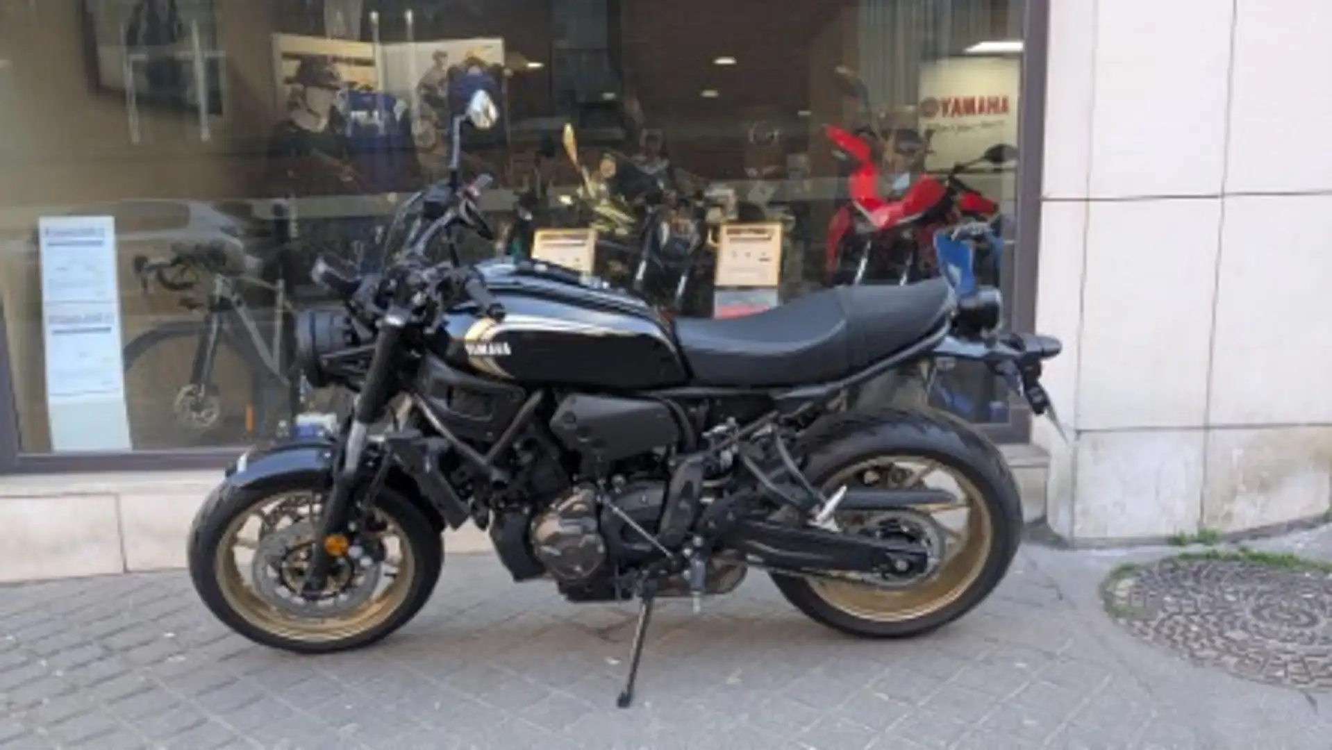 Yamaha XSR 700 Noir - 2