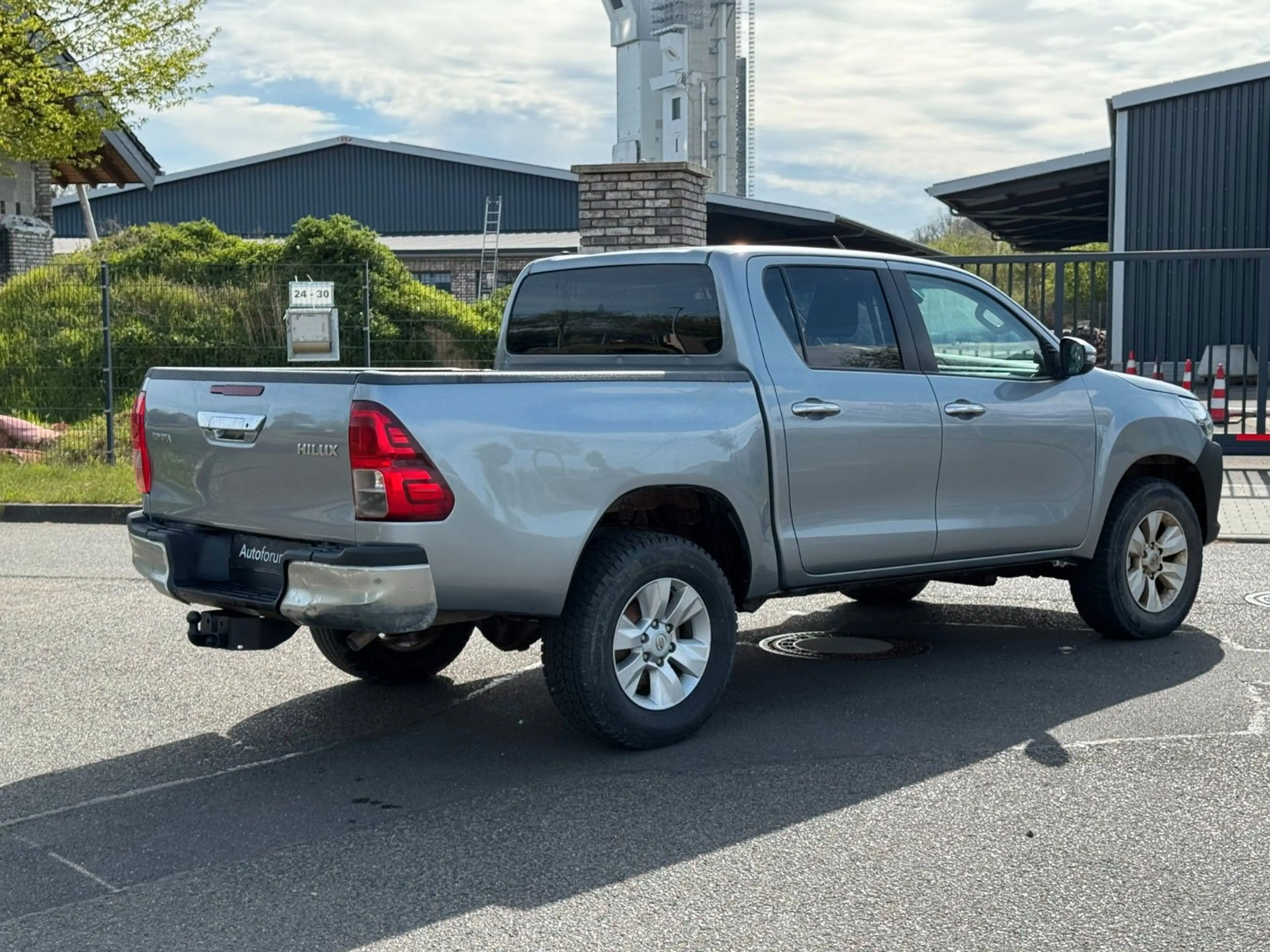 Toyota Hilux Double Cab Duty Comfort 4x4*Navi*1.Hand* — photo 5