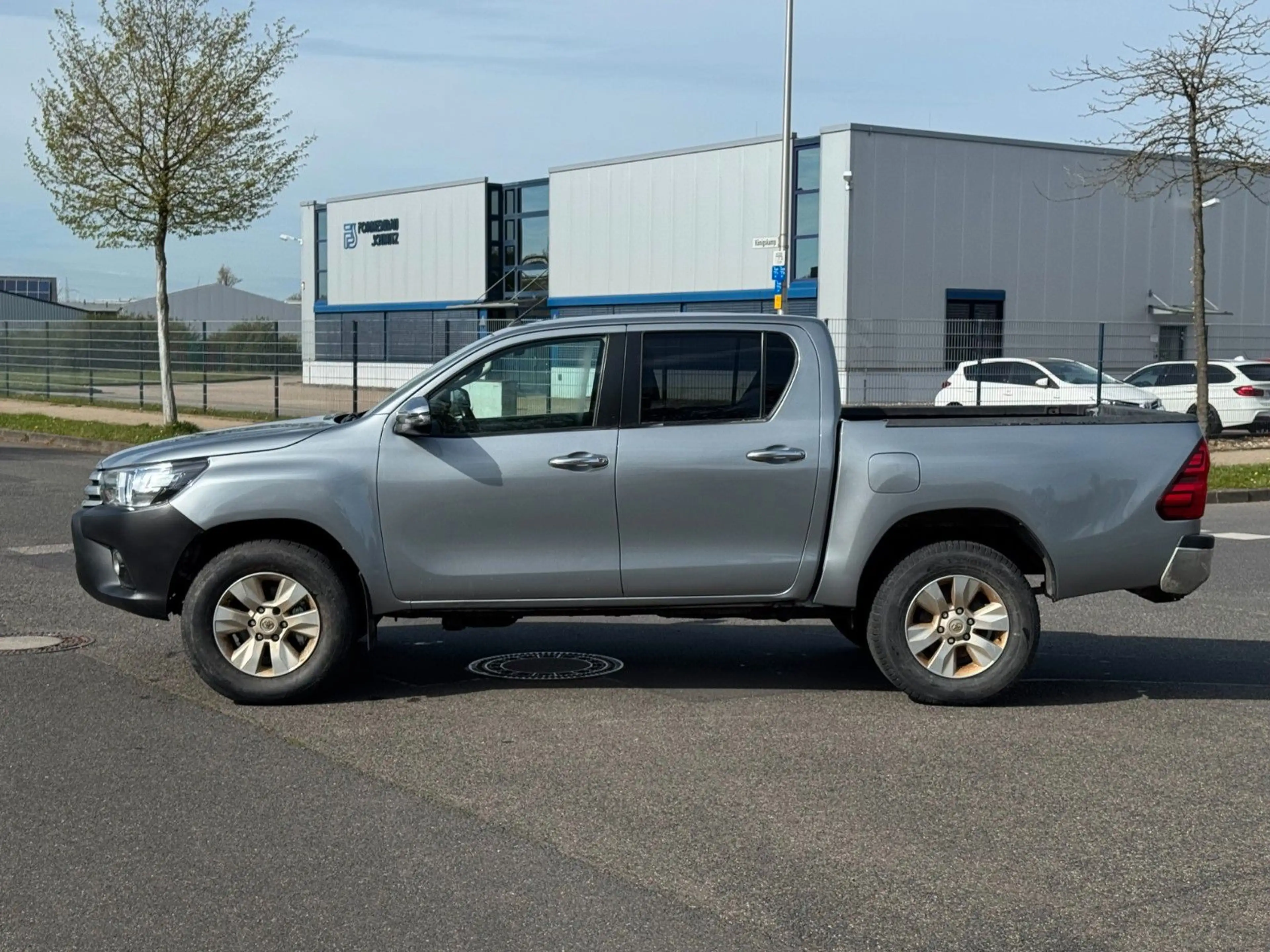 Toyota Hilux Double Cab Duty Comfort 4x4*Navi*1.Hand* — photo 2