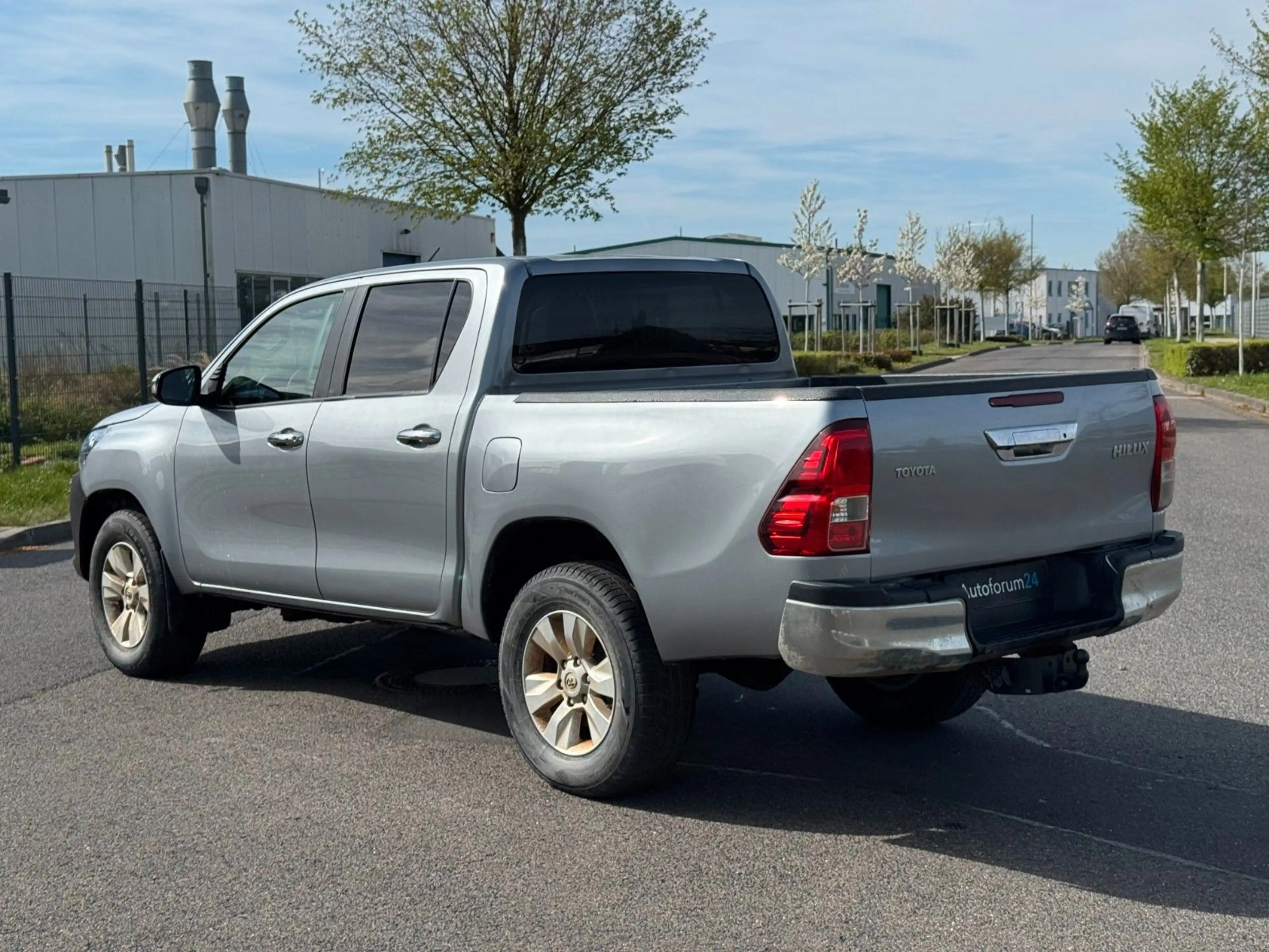 Toyota Hilux Double Cab Duty Comfort 4x4*Navi*1.Hand* — photo 3