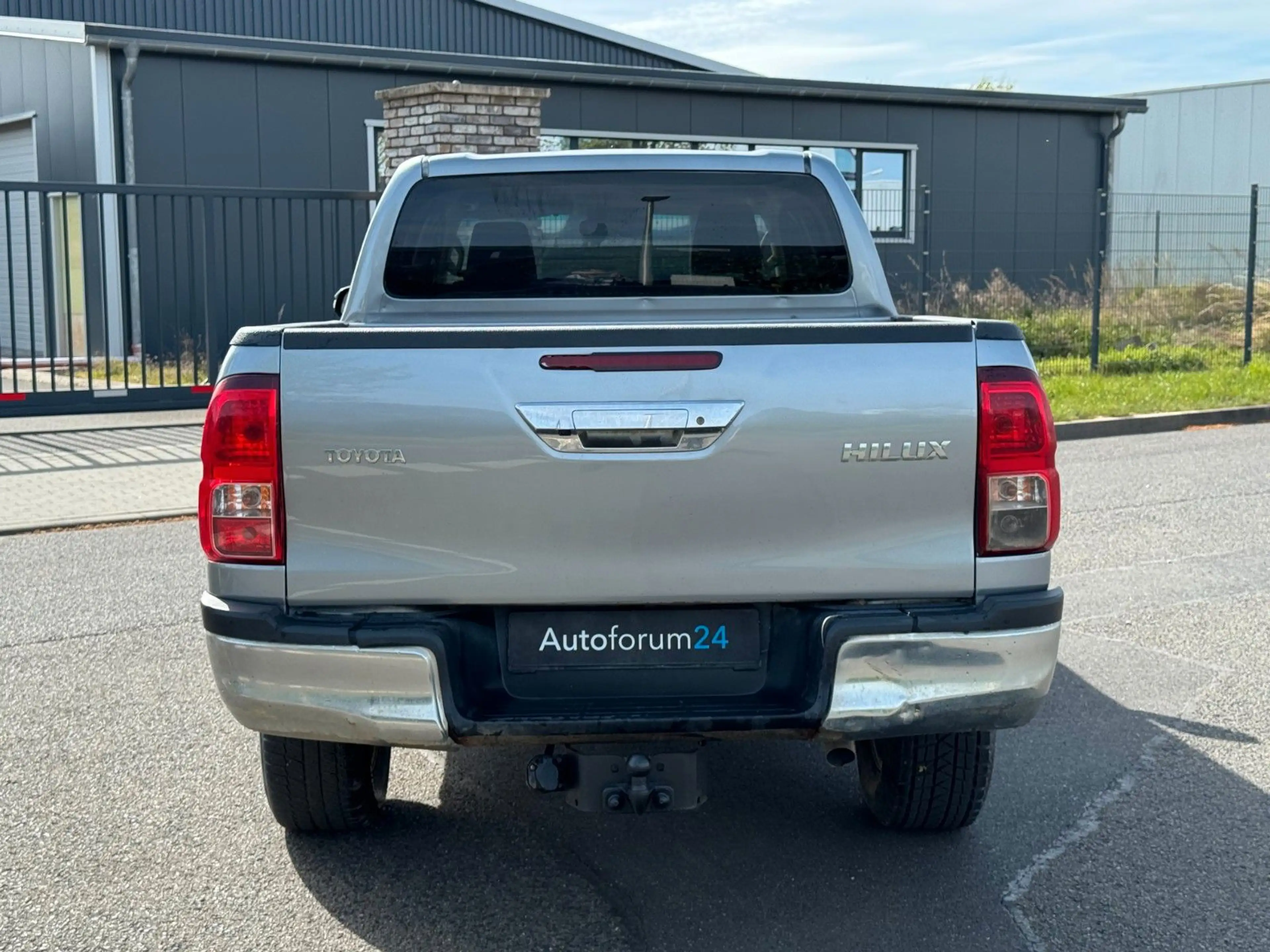 Toyota Hilux Double Cab Duty Comfort 4x4*Navi*1.Hand* — photo 4