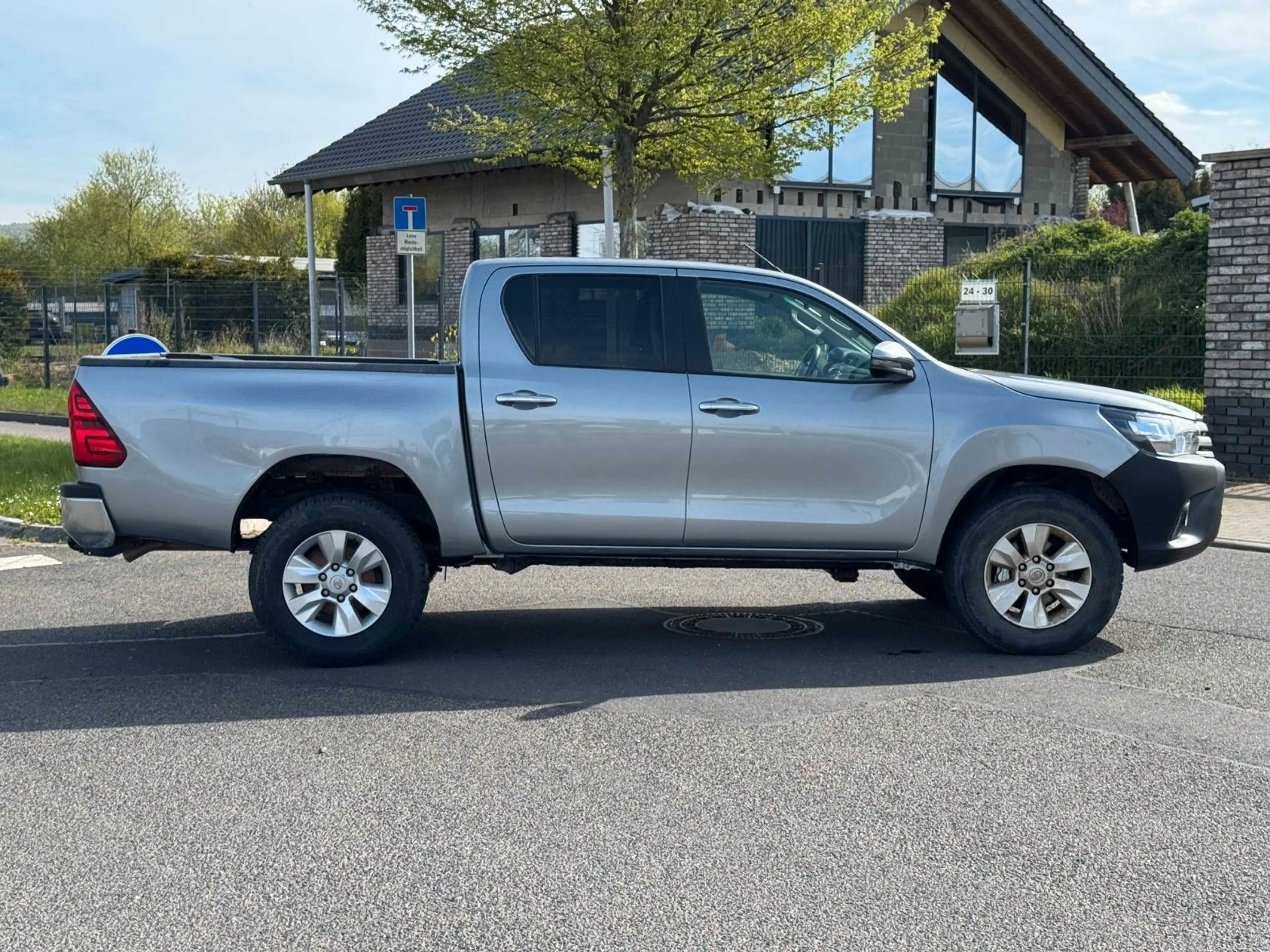 Toyota Hilux Double Cab Duty Comfort 4x4*Navi*1.Hand* — photo 6