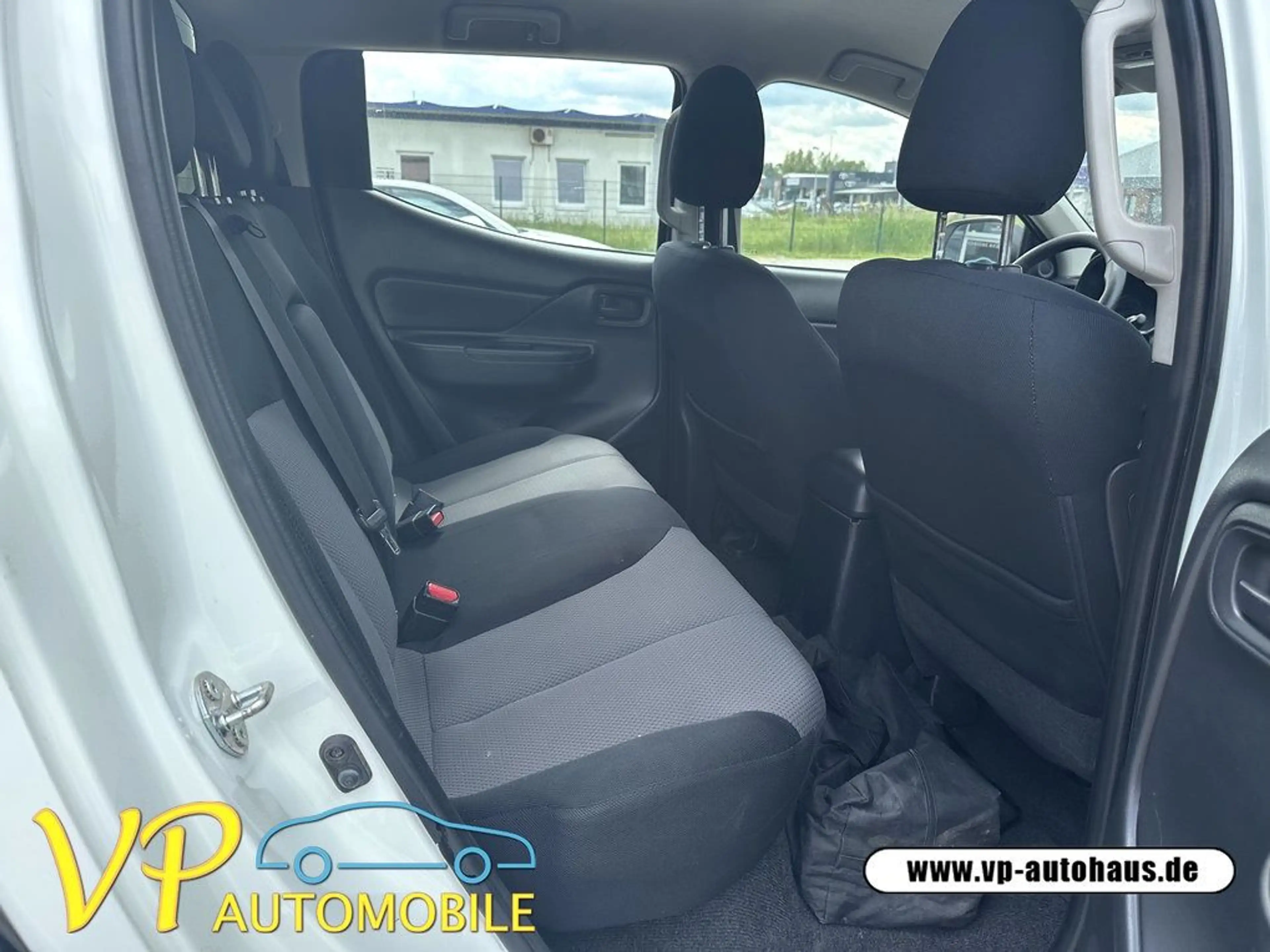 Mitsubishi L200 Basis Doppelkabine 4WD Klima Hardtop — photo 10