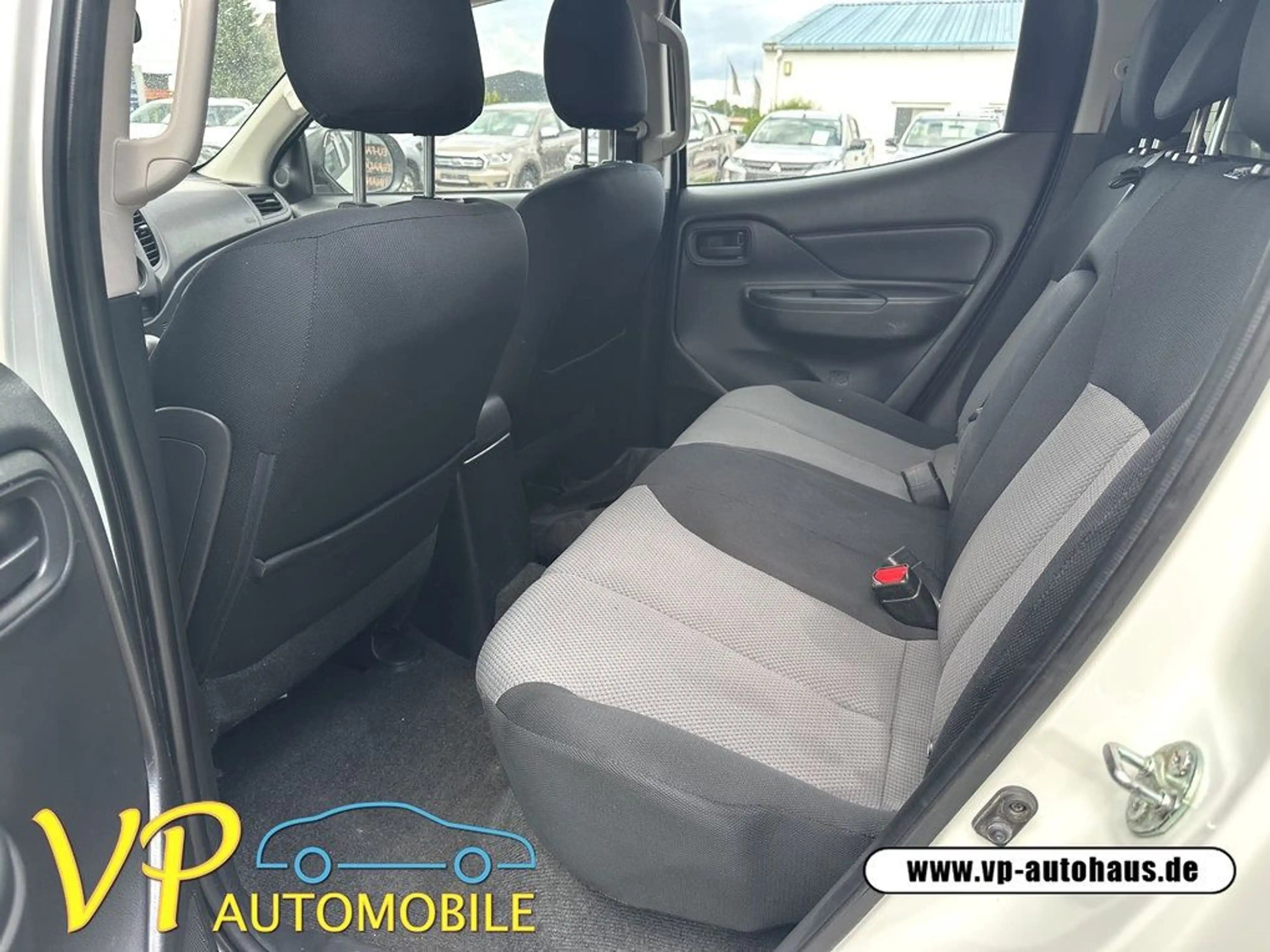 Mitsubishi L200 Basis Doppelkabine 4WD Klima Hardtop — photo 11