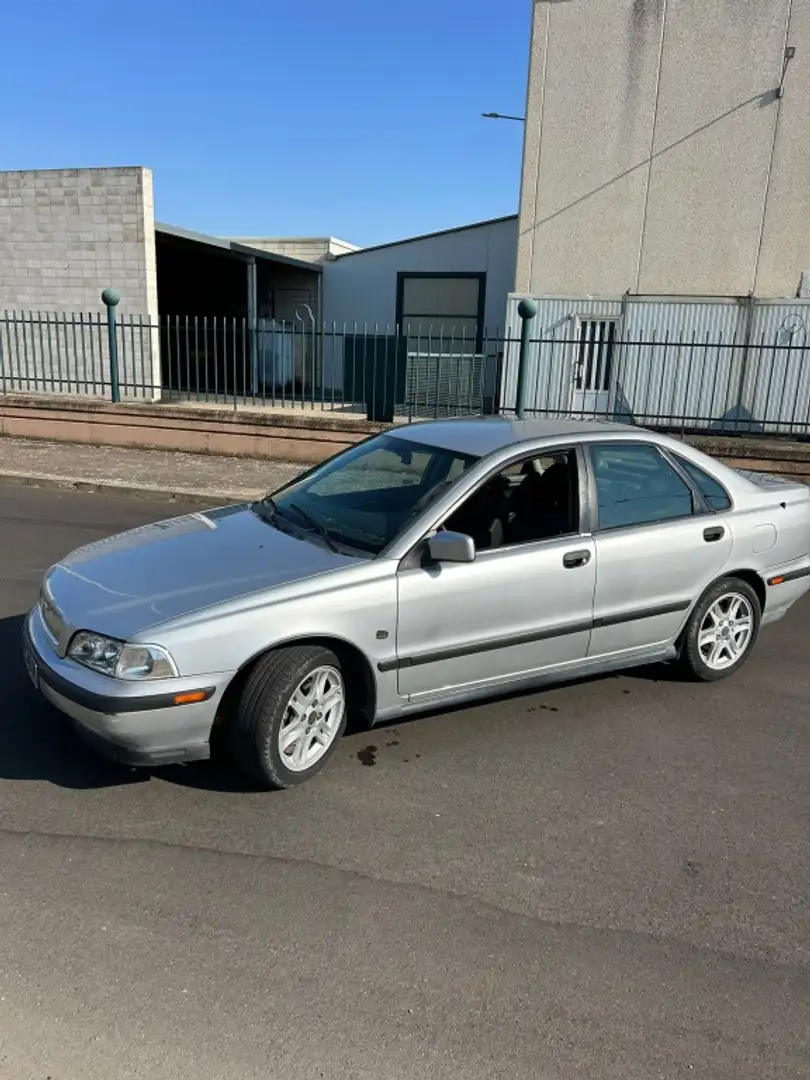 Volvo S40 Berlina Manual de 5 Puertas Gris - 1