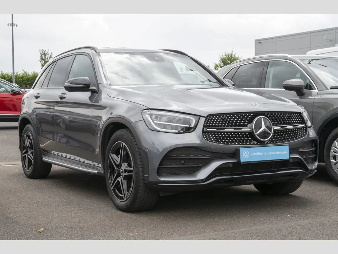 Mercedes-Benz GLC 200 d 4Matic AMG Line Night-Paket AHK, LE Szürke - 2