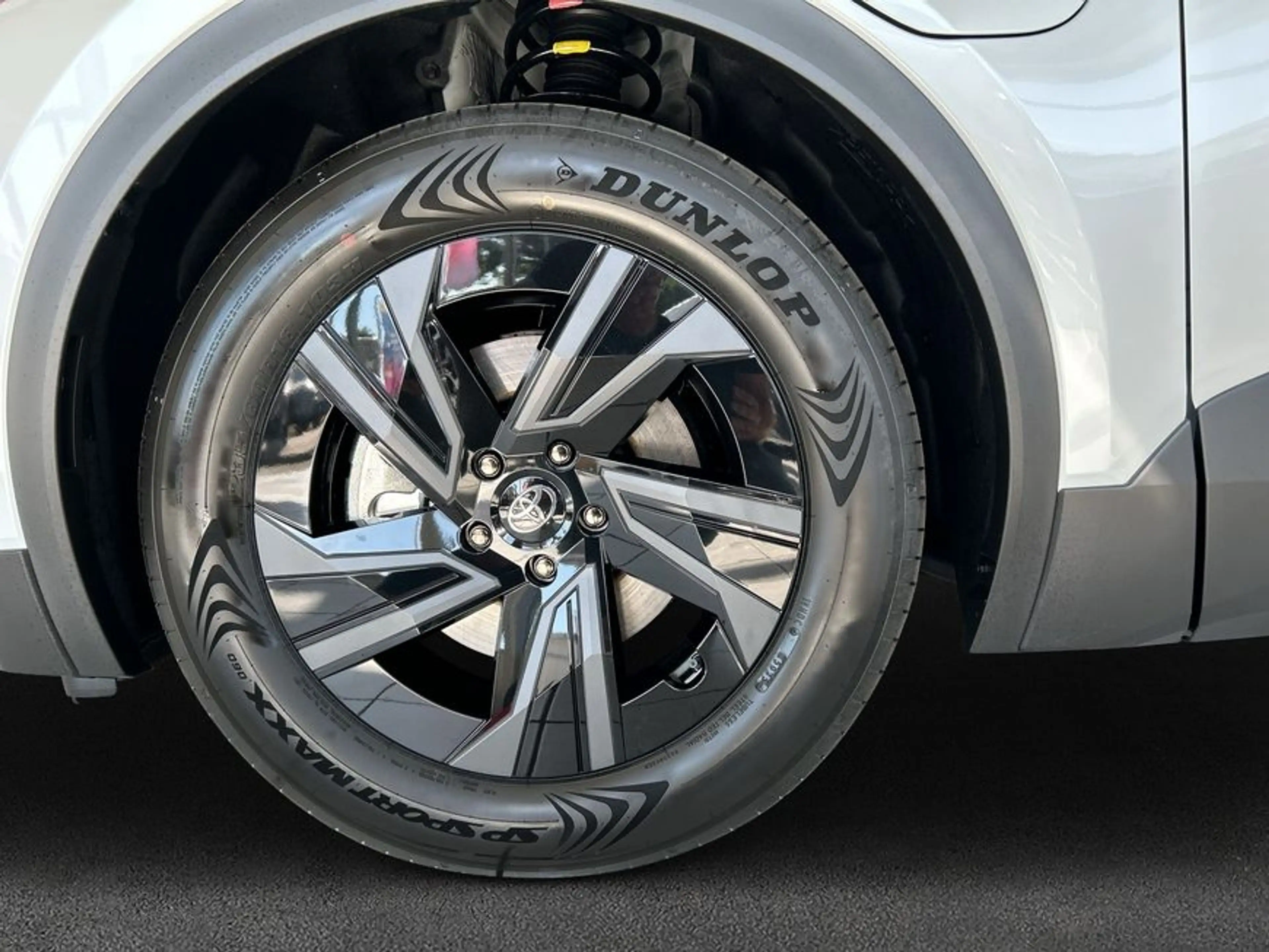 Toyota C-HR+ + Teamplayer 165 kW — photo 8