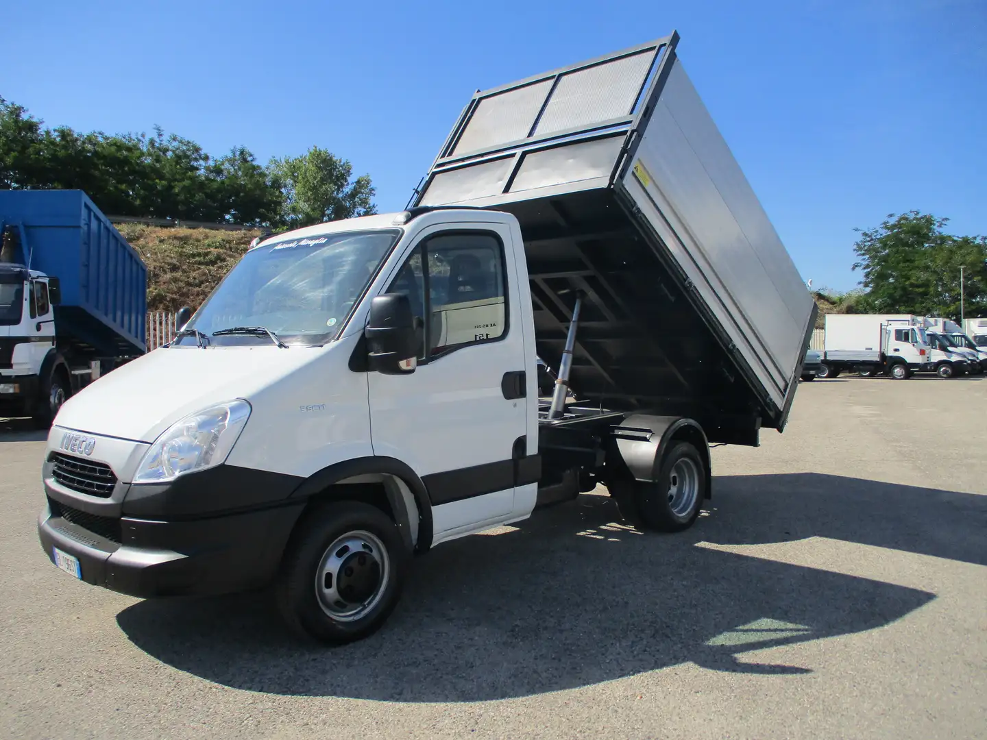 Iveco Daily 35C11 2.3 110CV E5 RIBALTABILE TRILATERALE +SOVRAS Blanco - 1