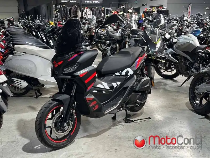 Aprilia SR GT 200