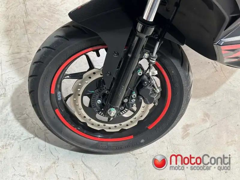 Aprilia SR GT 200 - foto 6