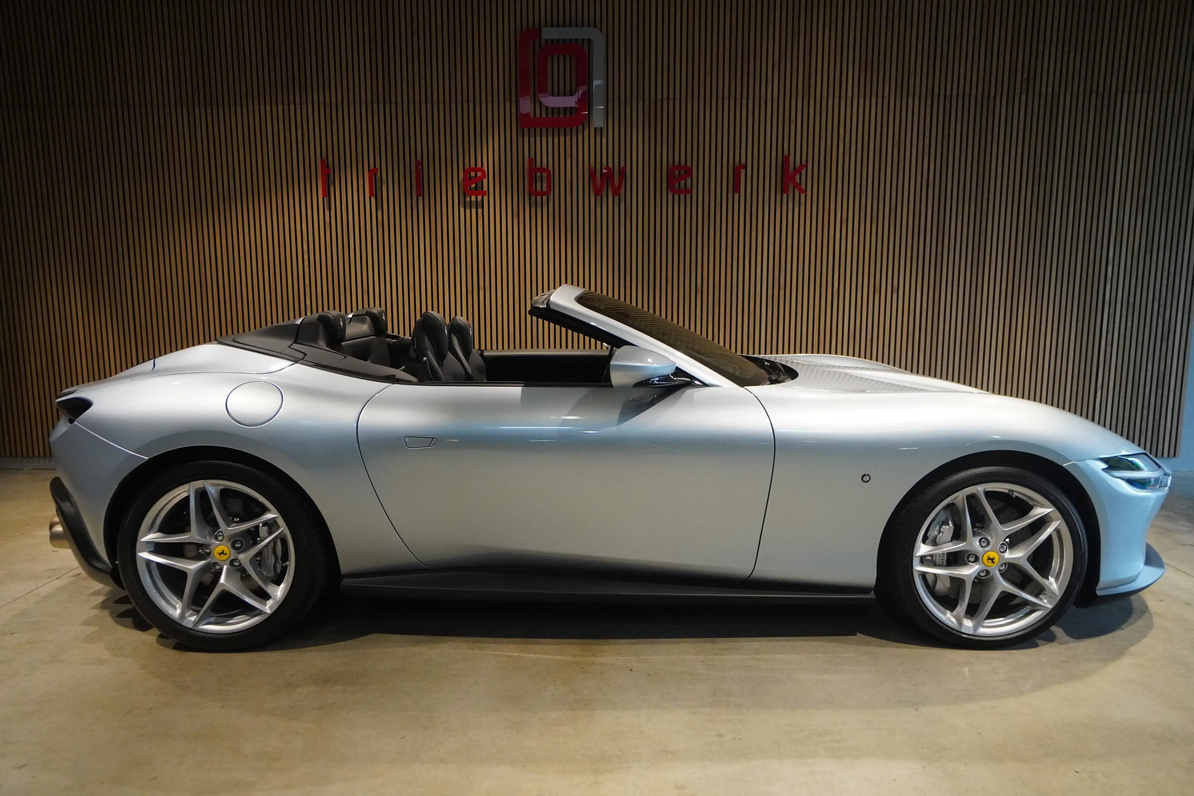 Ferrari Roma 3.9 T V8 Spider*U-frei*Carbon-Lenkrad*Wartung NEU*