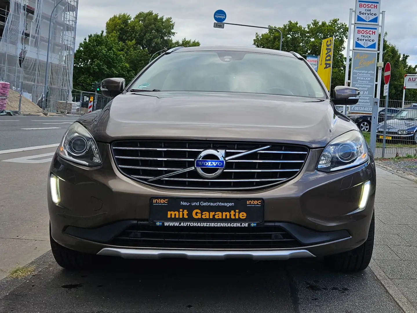 Volvo XC60 D4 Kinetic Bronze - 2