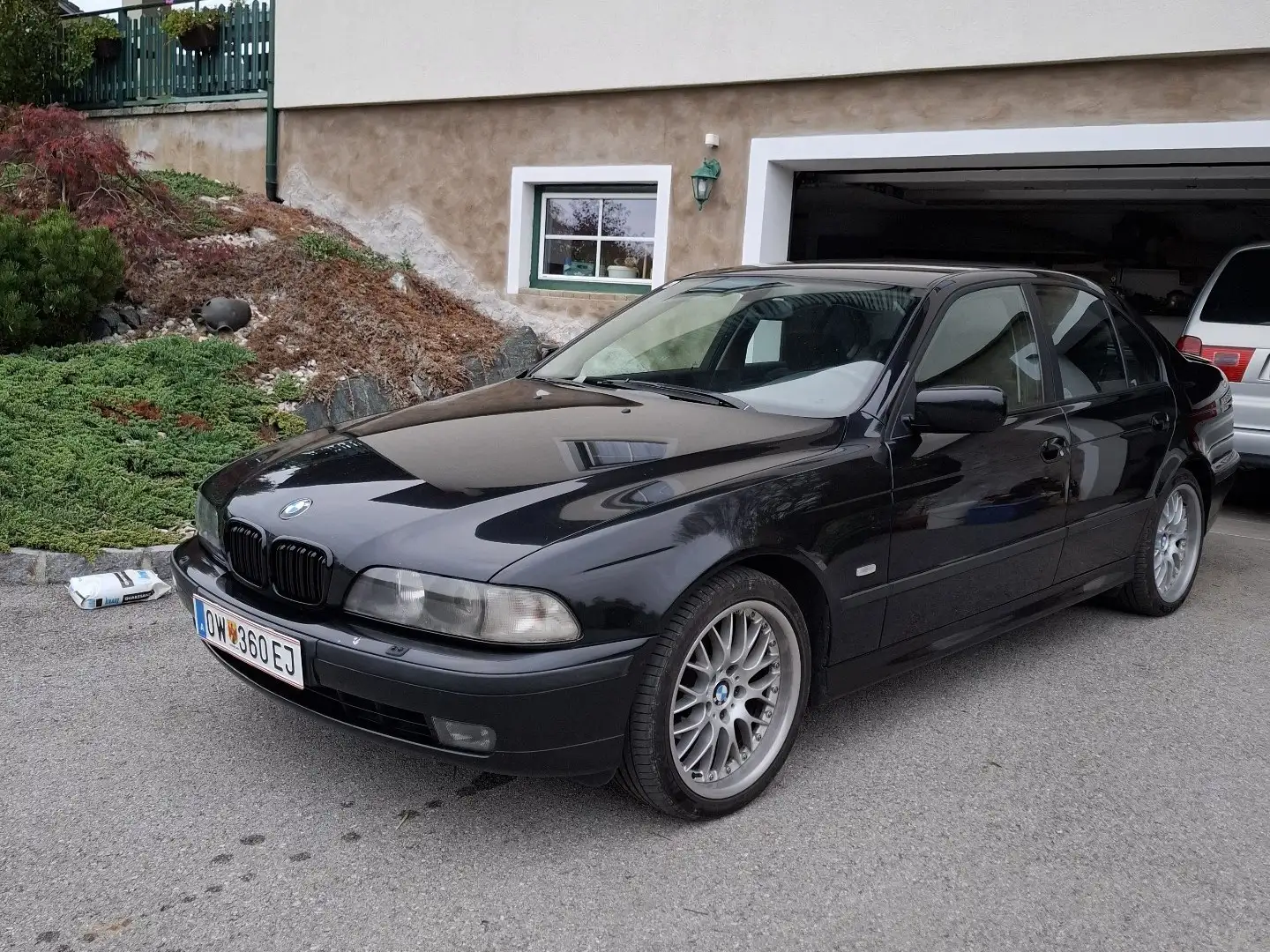 BMW 523 523i - 1