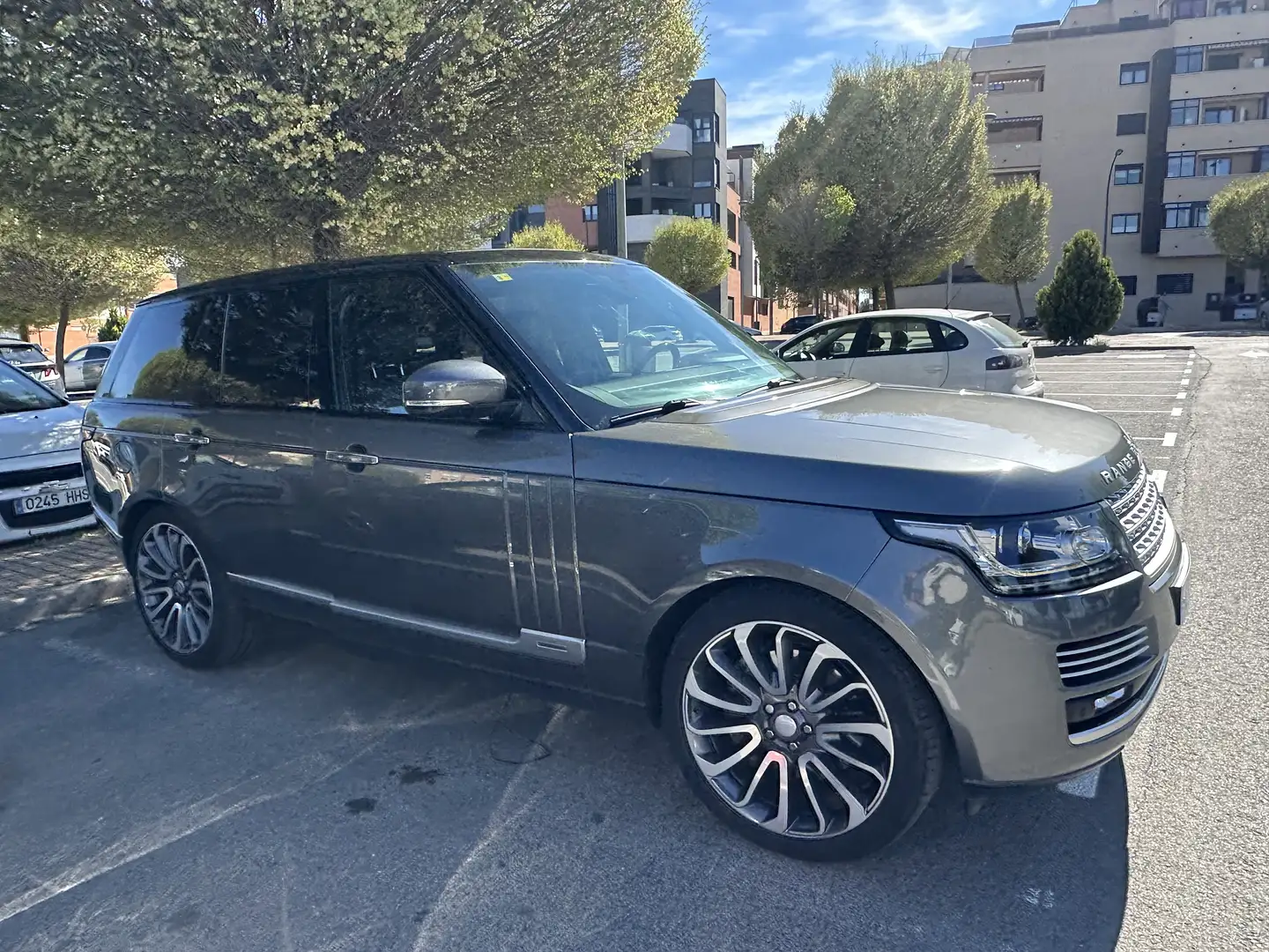 Land Rover Range Rover RR Hybrid 3.0SDV6 Autobiography LWB 354 - 1