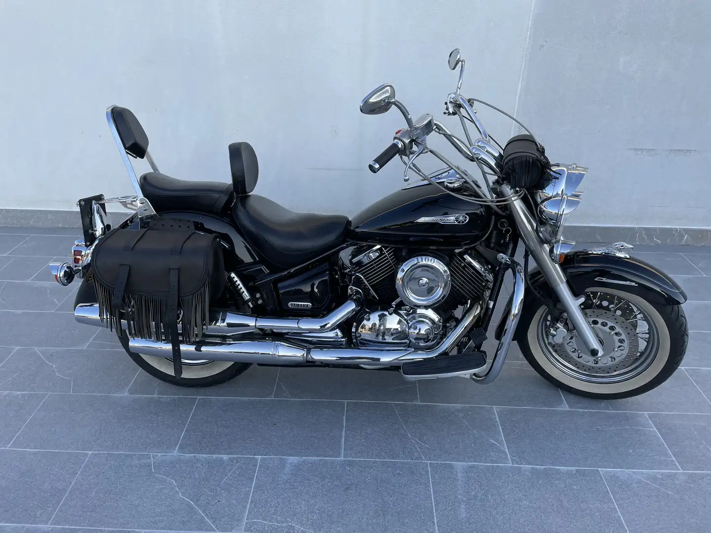 Yamaha XVS 1100 Custom - 2