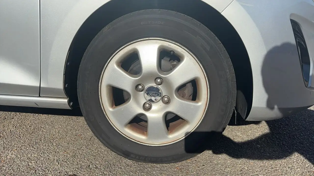 Ford Fiesta 5 portes — photo 17