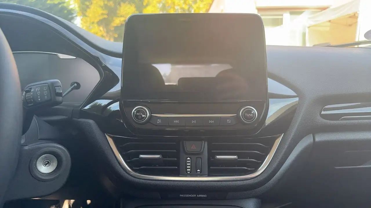 Ford Fiesta 5 portes — photo 24