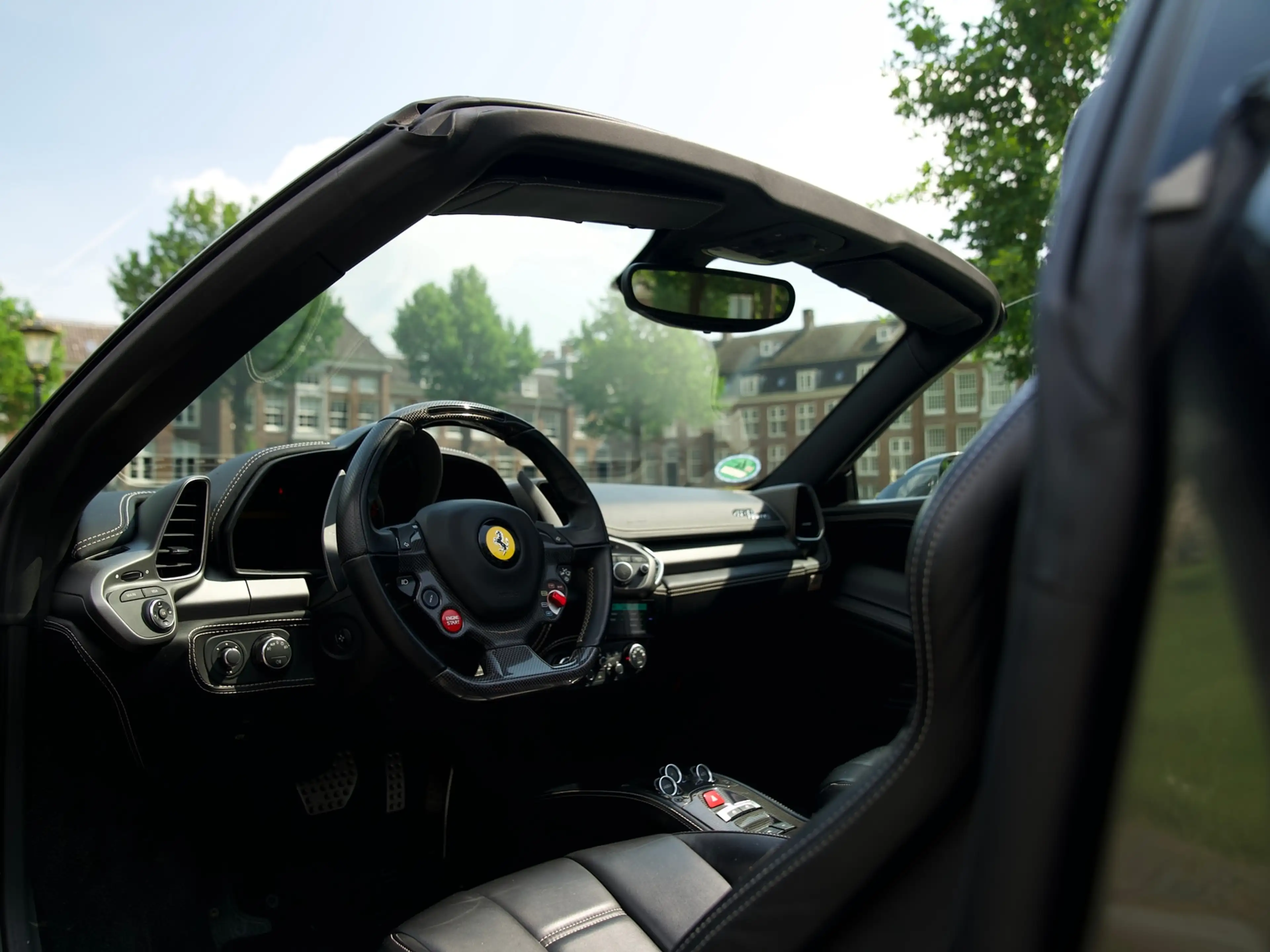 Ferrari 458 4.5 V8 Spider — photo 17