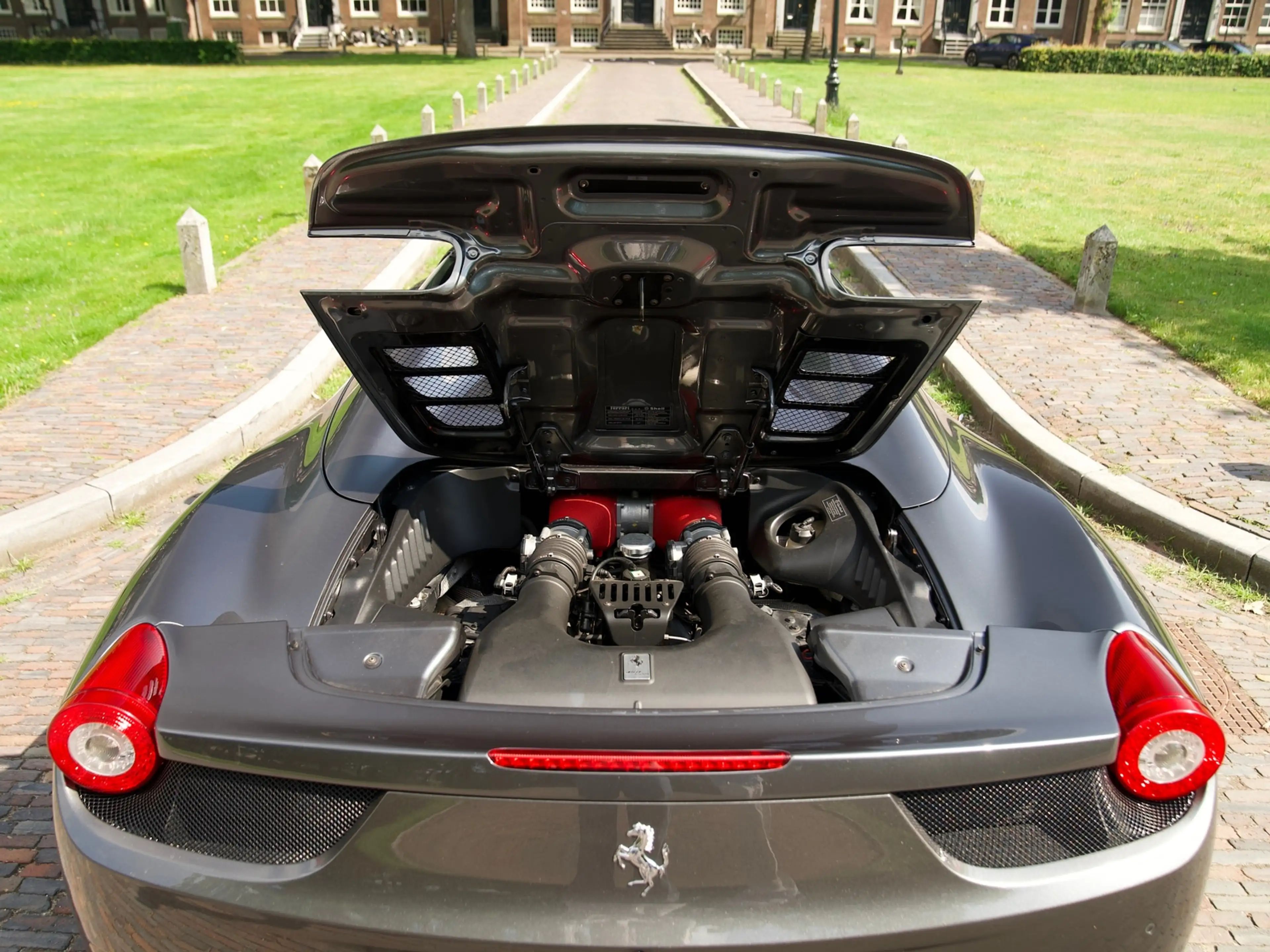 Ferrari 458 4.5 V8 Spider — photo 18
