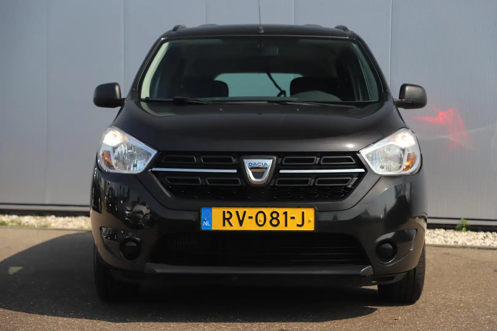 Dacia Lodgy 1.2 TCe Ambiance 7p. Airco Radio Bluetooth Elektri Zwart - 2