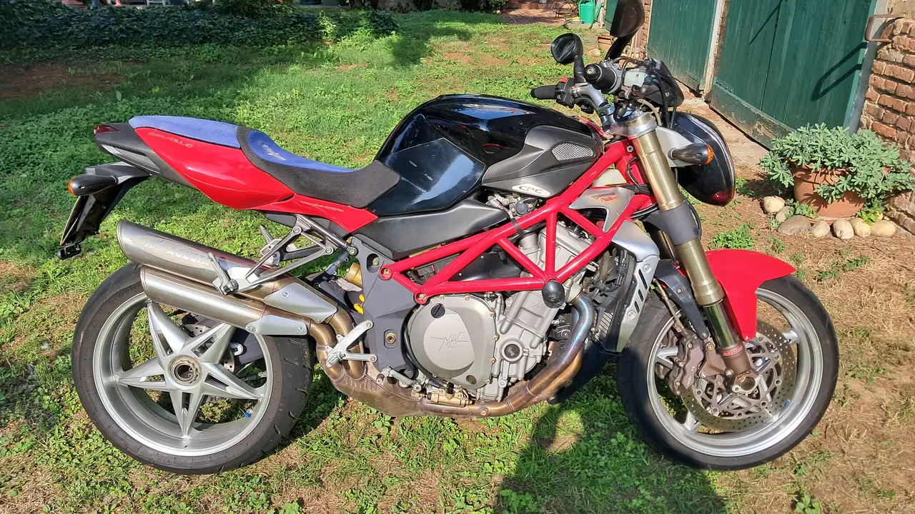 MV Agusta Brutale 750