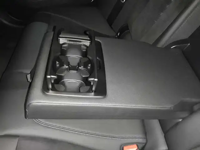 BMW 3 Series view 7