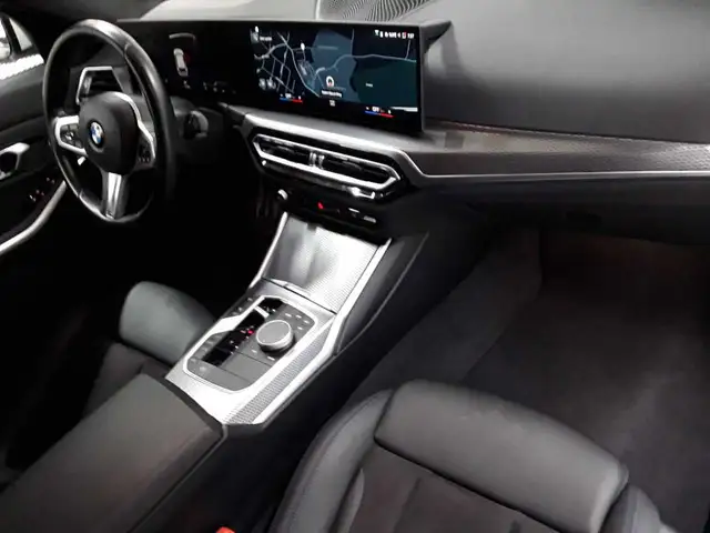 BMW 3 Series view 12